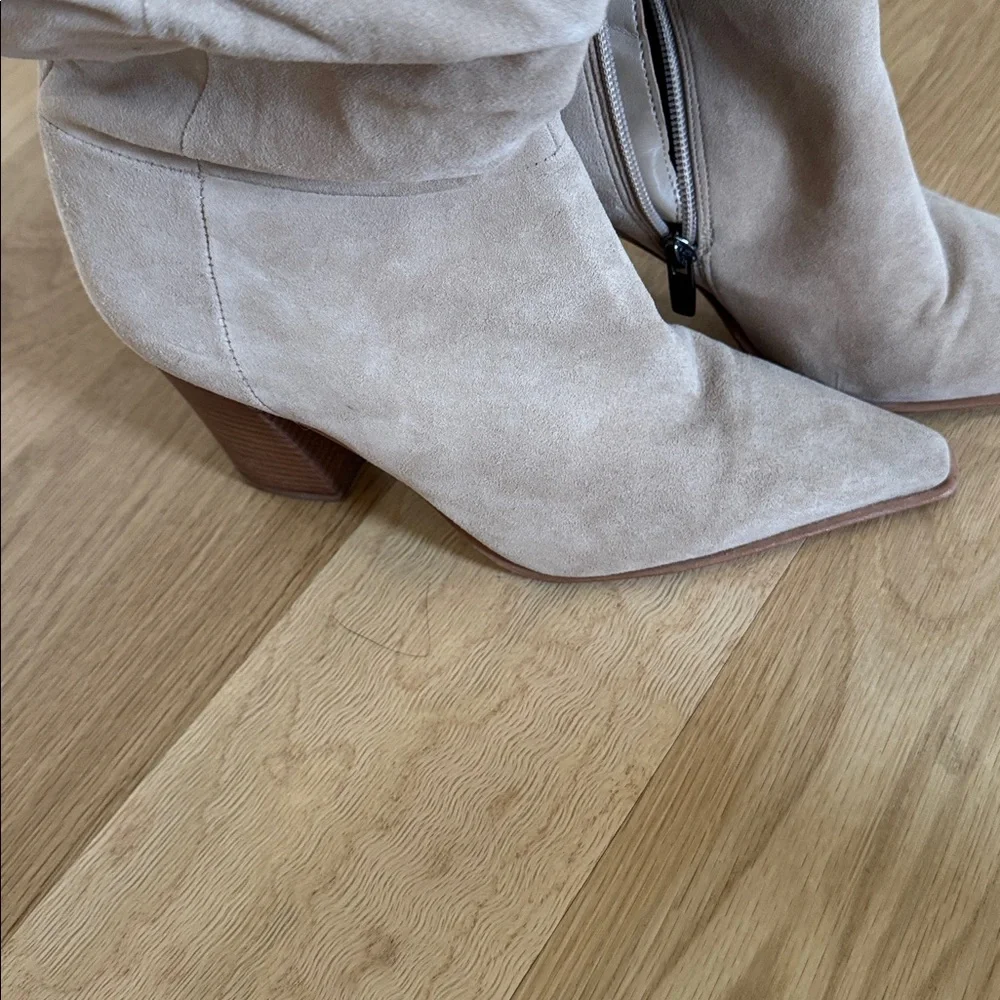 Vince camuto 
Boots
Wore once - Picture 2 of 6